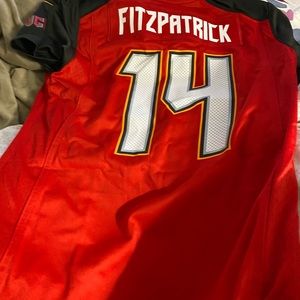 Buccaneers NFL shirt nwt